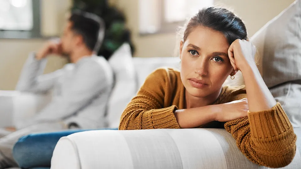 Relationship Red Flags You Should Never Ignore: 15 Warning Signs